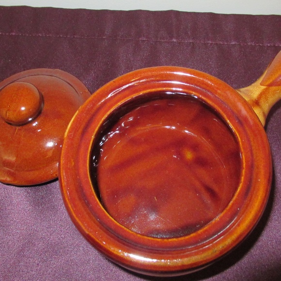 Vintage Mid Century 2 tone Individual casserole with lid - Picture 2 of 6